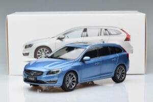 Volvo V60 D3 Power Blu FAW 1:18 9430839 Pressofusione — immagine 7 di 7