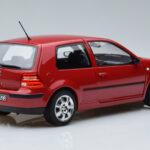 Volkswagen Golf Mk4 Rosso Norev 1:18 - image 3 of 7