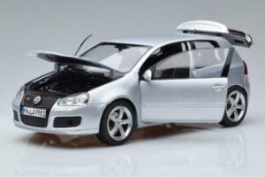 Volkswagen Golf GTI Mk5 Pirelli Edition Argento Norev 1:18 188425 Pressofusione — immagine 2 di 7