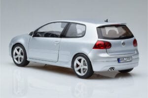 Volkswagen Golf GTI Mk5 Pirelli Edition Argento Norev 1:18 188425 Pressofusione — immagine 6 di 7