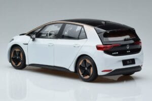 Volkswagen ID.3 Bianco FAW 1:18 ZVN000001WEI Pressofusione — immagine 6 di 7