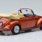 Volkswagen Beetle 1303 Cabriolet Arancione Norev 1:18 - image 2 of 6