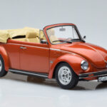 Volkswagen Beetle 1303 Cabriolet Arancione Norev 1:18 - image 4 of 6