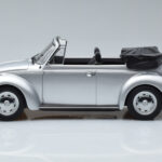 Volkswagen Beetle 1303 Cabriolet Argento Norev 1:18 - image 3 of 6