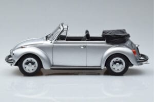 Volkswagen Beetle 1303 Cabriolet Argento Norev 1:18 188530 Pressofusione — immagine 3 di 6