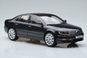 Volkswagen Phaeton V6 Mazeppa Grigio Kyosho 1:18 08831MBK Pressofusione — immagine 6 di 9