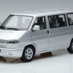 Volkswagen T4b Transporter Caravelle Minibus Schuco 1:18 450041500 Pressofusione