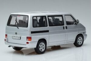 Volkswagen T4b Transporter Caravelle Minibus Schuco 1:18 450041500 Pressofusione — immagine 3 di 8