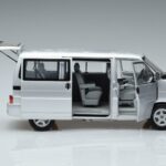 Volkswagen T4b Transporter Caravelle Minibus Schuco 1:18 450041500 Pressofusione - image 4 of 8