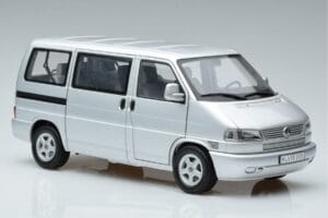 Volkswagen T4b Transporter Caravelle Minibus Schuco 1:18 450041500 Pressofusione — immagine 6 di 8