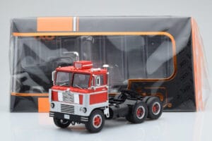 White 7400 Rosso Argento IXO 1:43 TR170 Pressofusione — immagine 5 di 5