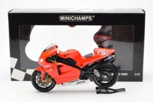 Yamaha YZR-M1 Marlboro Yamaha Team #3 M. Biaggi MotoGP 2002 Minichamps 1:12 122026303 Pressofusione — immagine 4 di 4