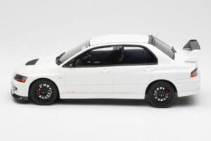 Mitsubishi Lancer Evo VIII MR FQ-400 Bianco Otto 1:18 OT777 Resina — immagine 3 di 6