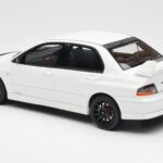 Mitsubishi Lancer Evo VIII MR FQ-400 Bianco Otto 1:18 - image 5 of 6