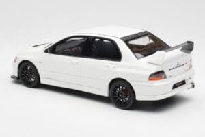 Mitsubishi Lancer Evo VIII MR FQ-400 Bianco Otto 1:18 OT777 Resina — immagine 5 di 6