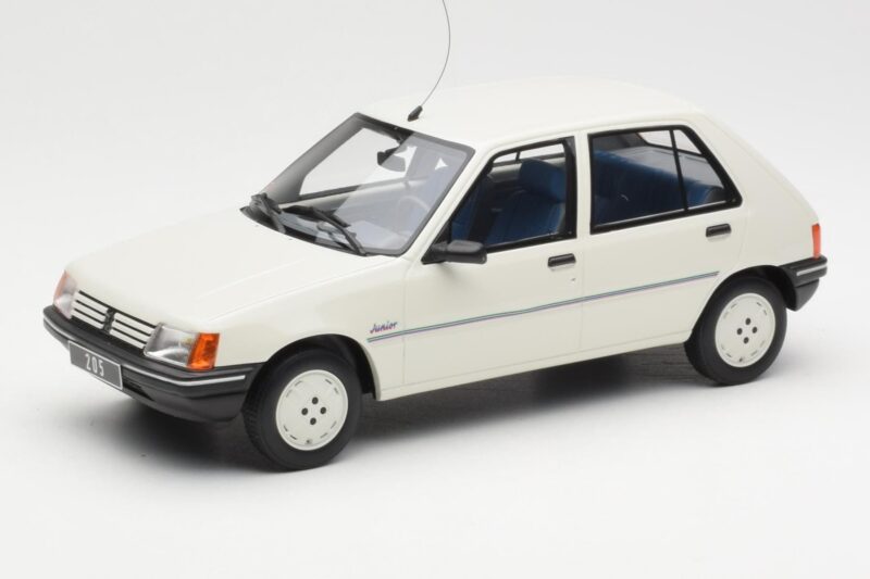 Peugeot 205 Junior Bianco Otto 1:18 OT463 Resina