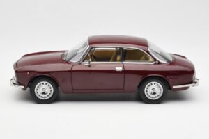 Alfa Romeo 2000 GTV Rosso Bordeaux Norev 1:18 187916 Pressofusione — immagine 4 di 8