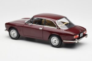 Alfa Romeo 2000 GTV Rosso Bordeaux Norev 1:18 187916 Pressofusione — immagine 7 di 8