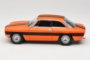 Alfa Romeo 2000 GTV Arancione Norev 1:18 187918 Pressofusione — immagine 4 di 8