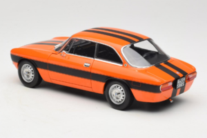 Alfa Romeo 2000 GTV Arancione Norev 1:18 187918 Pressofusione — immagine 7 di 8