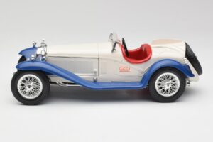Alfa Romeo 2300 Spider Bianco & Blu Bburago 1:18 3008-M1 Pressofusione — immagine 3 di 6
