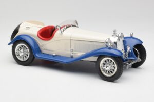 Alfa Romeo 2300 Spider Bianco & Blu Bburago 1:18 3008-M1 Pressofusione — immagine 4 di 6