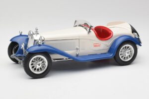 Alfa Romeo 2300 Spider Bianco & Blu Bburago 1:18 3008-M1 Pressofusione