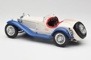 Alfa Romeo 2300 Spider Bianco & Blu Bburago 1:18 3008-M1 Pressofusione — immagine 5 di 6