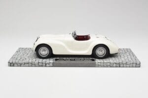 Alfa Romeo 6C 2500 SS Corsa Spider Bianco Minichamps 1:18 107120232 Resina — immagine 3 di 6