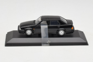 Alfa Romeo 75 3.0 V6 Nero Minichamps 1:43 403120463 Pressofusione