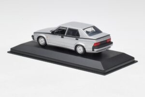 Alfa Romeo 75 3.0 V6 Argento Minichamps 1:43 400120461 Pressofusione — immagine 3 di 4