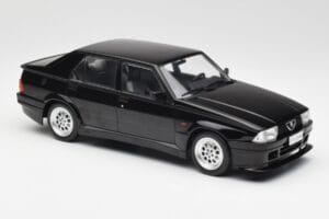 Alfa Romeo 75 Turbo Evoluzione Nero MCG 1:18 MCG18429 Pressofusione — immagine 4 di 6