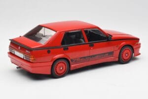 Alfa Romeo 75 Turbo Evoluzione Rosso MCG 1:18 MCG18428 Pressofusione — immagine 2 di 6