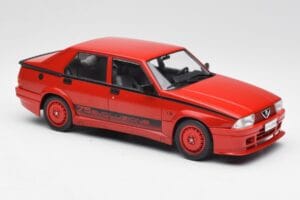 Alfa Romeo 75 Turbo Evoluzione Rosso MCG 1:18 MCG18428 Pressofusione — immagine 4 di 6