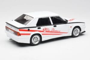 Alfa Romeo 75 Turbo Evoluzione Bianco MCG 1:18 MCG18430 Pressofusione — immagine 2 di 6