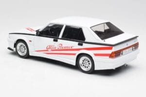 Alfa Romeo 75 Turbo Evoluzione Bianco MCG 1:18 MCG18430 Pressofusione — immagine 5 di 6