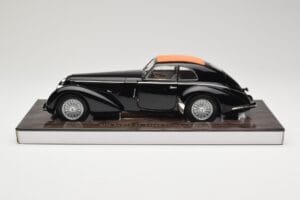 Alfa Romeo 8C 2900B Lungo Nero Minichamps 1:18 100120421 Pressofusione