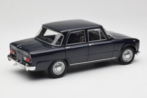 Alfa Romeo Giulia 1300 Blu Minichamps 1:18 180120905 Pressofusione — immagine 3 di 8