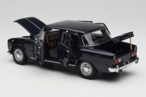 Alfa Romeo Giulia 1300 Blu Minichamps 1:18 180120905 Pressofusione — immagine 5 di 8