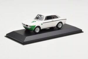 Alfa Romeo Giulia 1300 GTA Junior Bianco Minichamps 1:43 400120601 Pressofusione — immagine 2 di 3