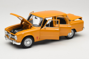 Alfa Romeo Giulia 1300 Super Arancione Minichamps 1:18 180120900 Pressofusione — immagine 2 di 8