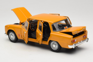Alfa Romeo Giulia 1300 Super Arancione Minichamps 1:18 180120900 Pressofusione — immagine 5 di 8