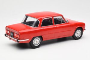Alfa Romeo Giulia Nuova Super Rosso MCG 1:18 MCG18145 Pressofusione — immagine 2 di 6