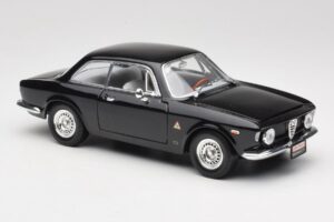 Alfa Romeo Giulia Sprint GTA Nero Road Signature 1:18 92348 Pressofusione — immagine 6 di 8