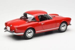 Alfa Romeo Giulietta 1300 Spider Rosso AUTOart 1:18 70157 Pressofusione — immagine 3 di 8