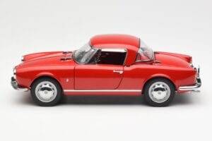 Alfa Romeo Giulietta 1300 Spider Rosso AUTOart 1:18 70157 Pressofusione — immagine 4 di 8