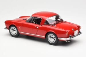 Alfa Romeo Giulietta 1300 Spider Rosso AUTOart 1:18 70157 Pressofusione — immagine 7 di 8