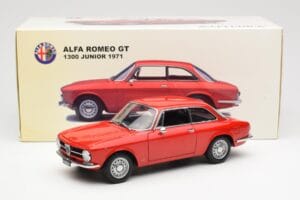 Alfa Romeo GT 1300 Junior LHD Rosso AUTOart 1:18 70131 Pressofusione — immagine 8 di 8