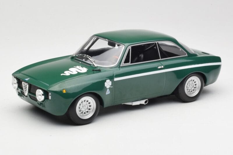 Alfa Romeo GTA 1300 Junior Verde Minichamps 1:18 155120022 Pressofusione