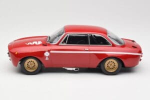 Alfa Romeo GTA 1300 Junior Rosso Minichamps 1:18 155120020 Pressofusione — immagine 3 di 6